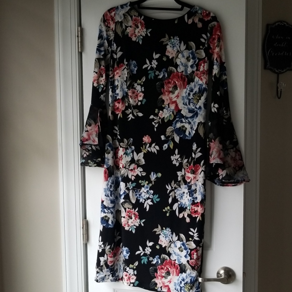 Dress - Picture 2 of 3